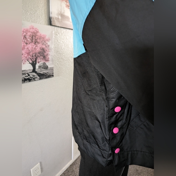 Beautiful summer women coat which is mixed by blue ,black and pink color. - Picture 3 of 8